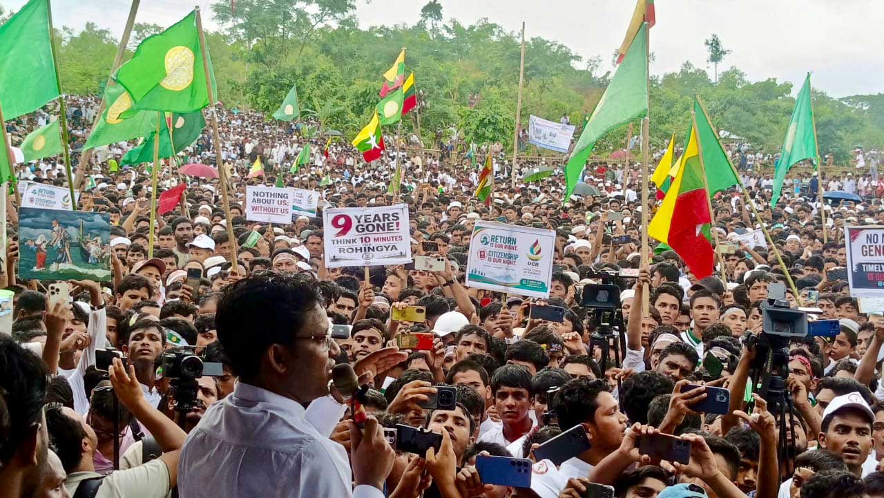 রোহিঙ্গা ঢলের ৯ বছর: উখিয়ায় লাখো রোহিঙ্গার সমাবেশ, রাখাইনে ফেরার আকুতি
