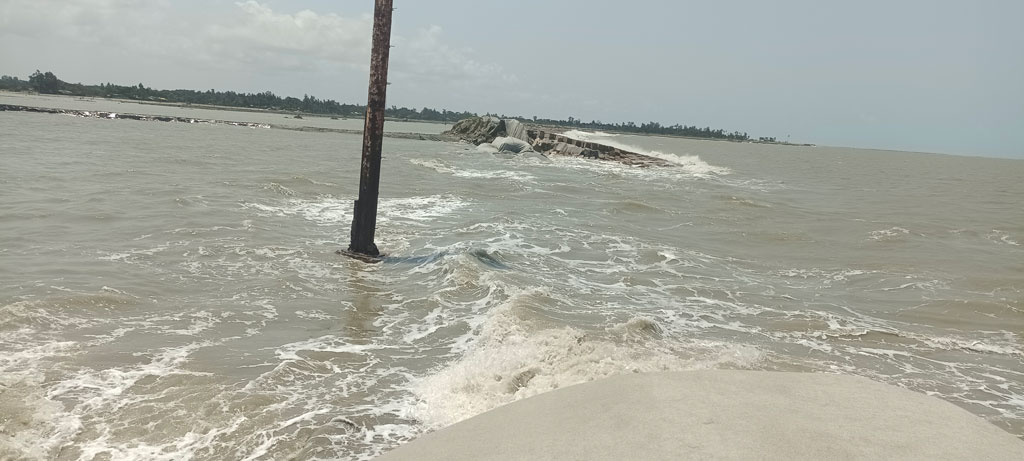 কক্সবাজার উপকূলের ২০ গ্রাম প্লাবিত