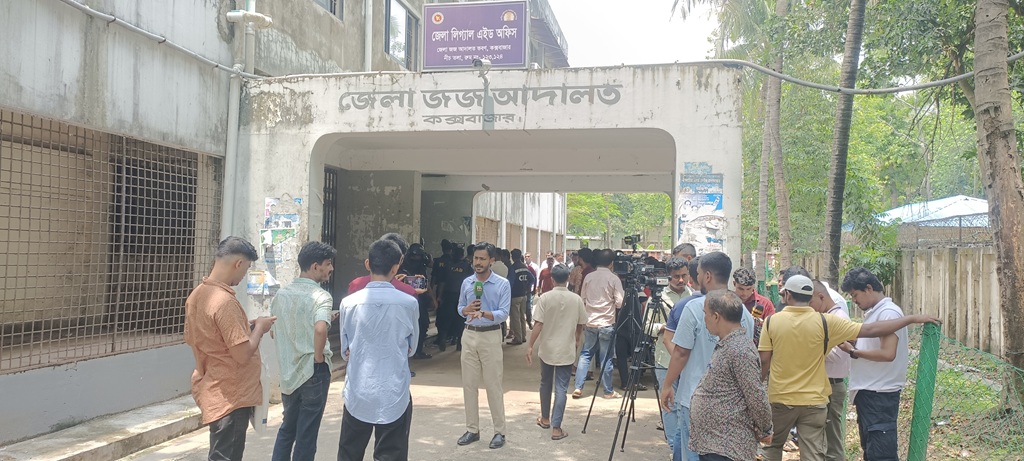 কক্সবাজারে আদালত চত্বরে গুলি, স্বেচ্ছাসেবক দলের নেতাসহ আহত ৩