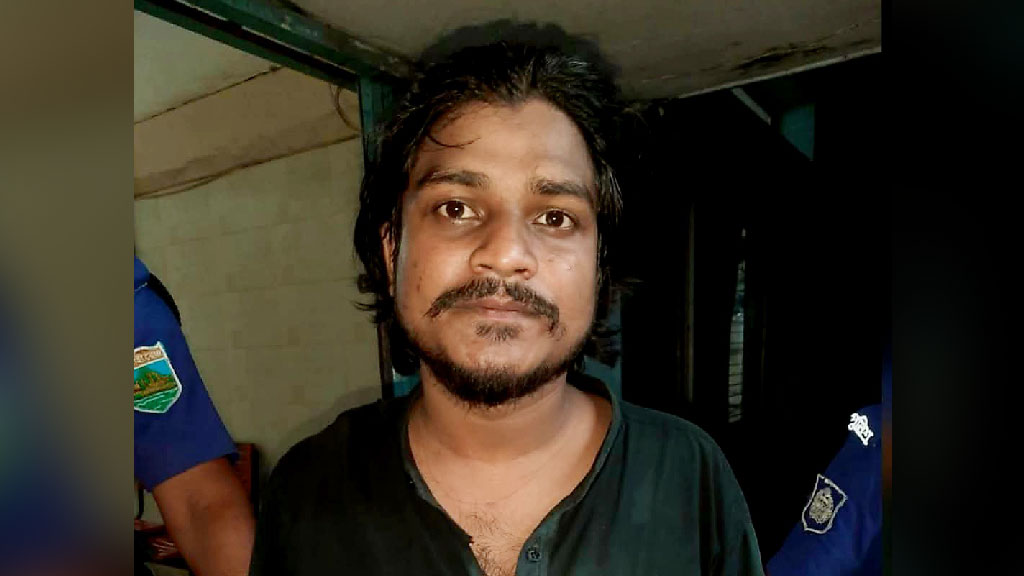 সমন্বয়ক পরিচয়ে চাঁদাবাজি, পুলিশের হাতে তুলে দিলেন স্থানীয়রা