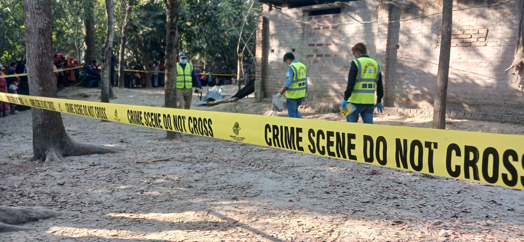 চাঁপাইনবাবগঞ্জে বোমা বিস্ফোরণের ঘটনায় মামলা, মৃত ব্যক্তিরাও আসামি