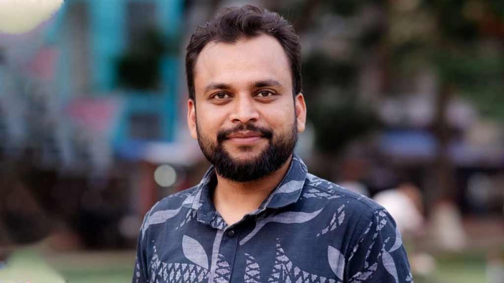 নম্বরবিহীন মোটরসাইকেল আটকের পর এসপি কার্যালয় ঘেরাও, ছাত্রদল নেতাকে শোকজ