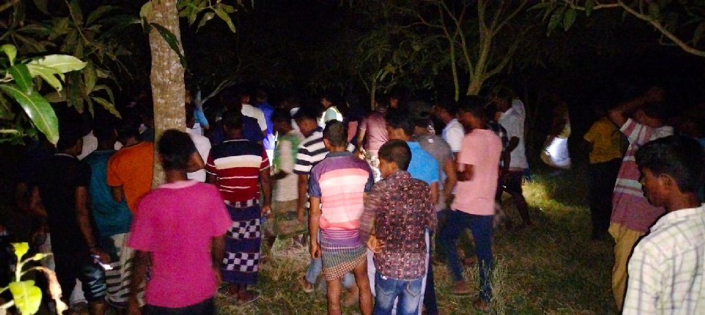 চাঁপাইনবাবগঞ্জে অজ্ঞাতনামা নারীর গলাকাটা লাশ উদ্ধার