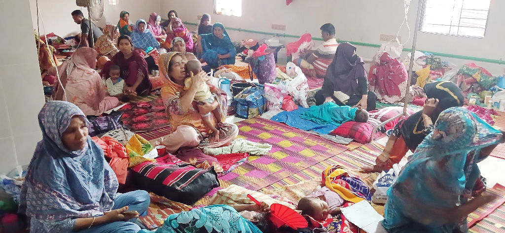 চাঁপাইনবাবগঞ্জে হামের উপসর্গ নিয়ে ৫০ শিশু হাসপাতালে