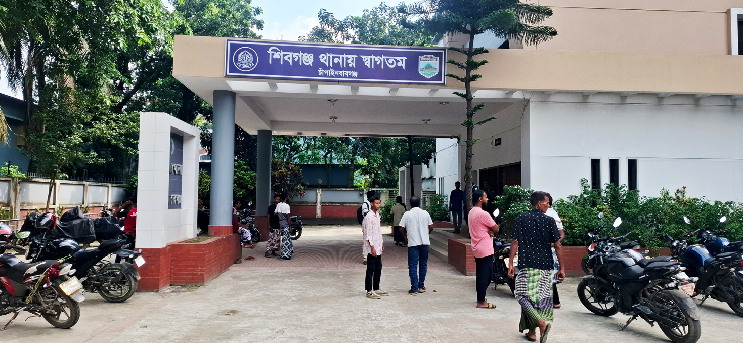 চাঁপাইনবাবগঞ্জে স্ত্রীকে কুপিয়ে হত্যার পর স্বামীর আত্মহত্যা