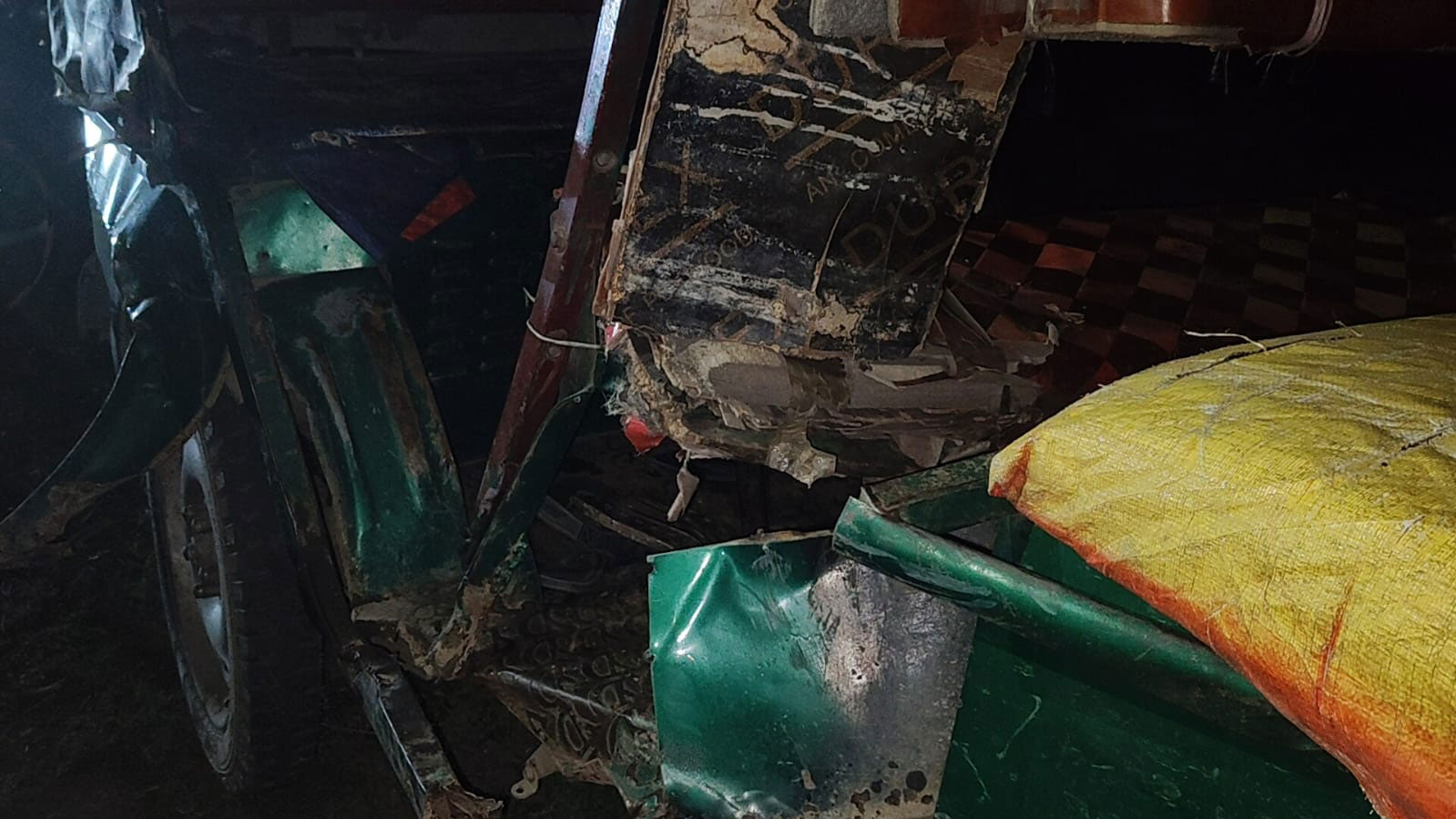 অটোরিকশা-মোটরসাইকেলের মুখোমুখি সংঘর্ষ, নিহত ২