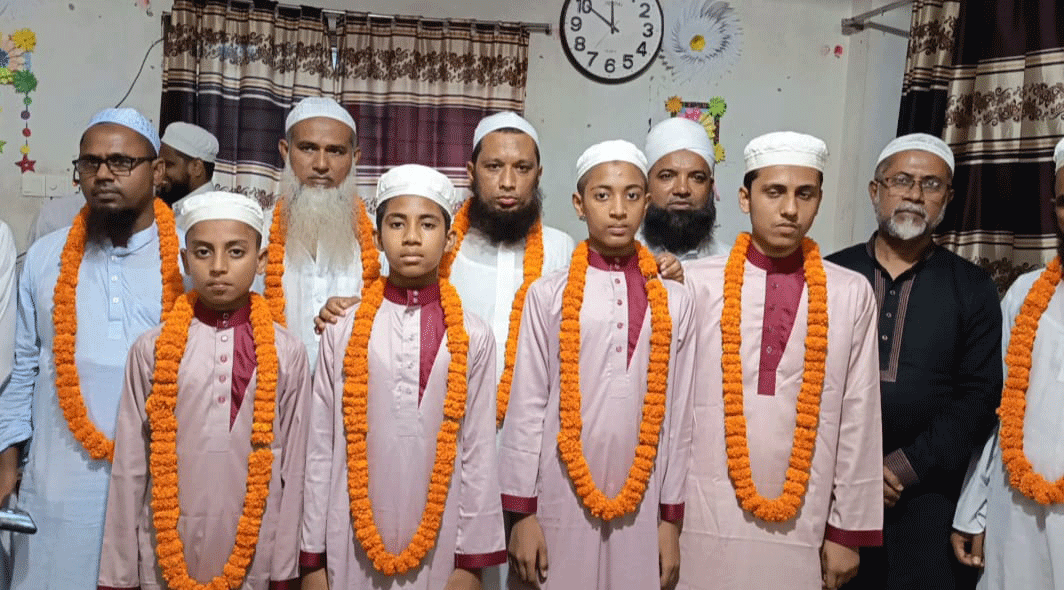 নড়িয়ায় চার কোরআনে হাফেজকে সংবর্ধনা