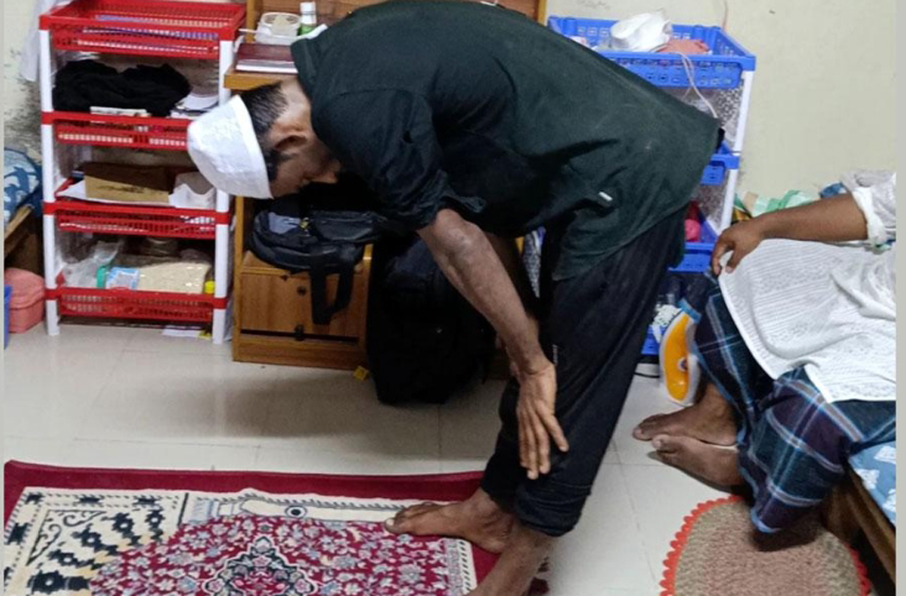 চোর ধরার পর নামাজ পড়িয়ে ছেড়ে দিল মাদ্রাসা কর্তৃপক্ষ