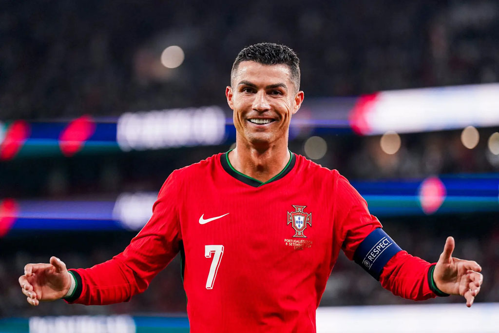 সর্বকালের সেরা ফুটবলারের স্বীকৃতি পেলেন রোনালদো