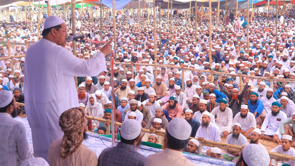 ভারতের পার্লামেন্টে আমাদের দেশ নিয়ে আলোচনা কেন: প্রশ্ন চরমোনাই পীরের