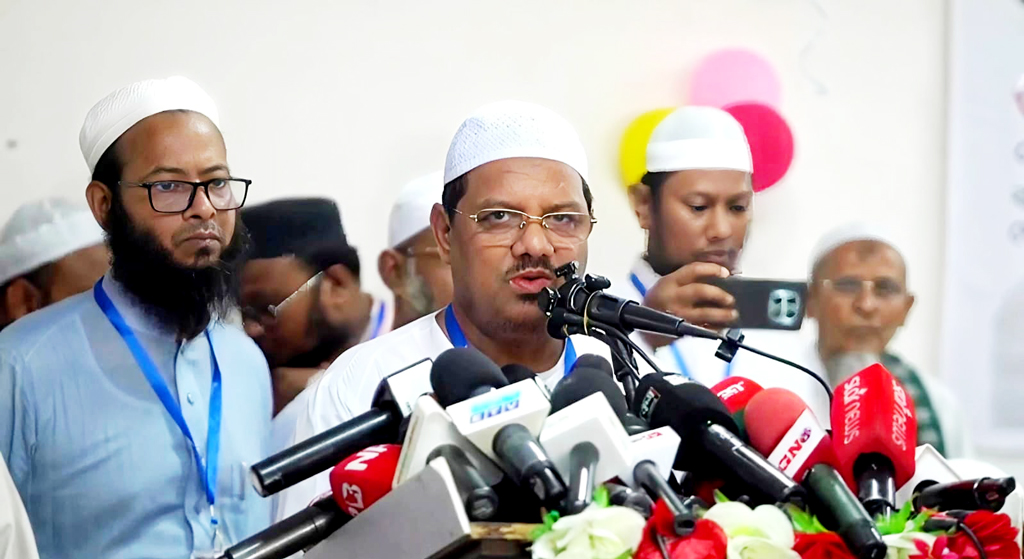 স্বাধীনতার পর থেকে দেশের স্টিয়ারিংয়ে জালেম, ধোঁকাবাজেরা বসেছে: চরমোনাই পীর