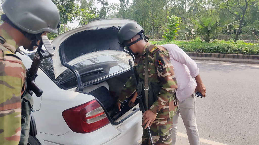 দেশব্যাপী যৌথ বাহিনীর অভিযানে গ্রেপ্তার ২৭১