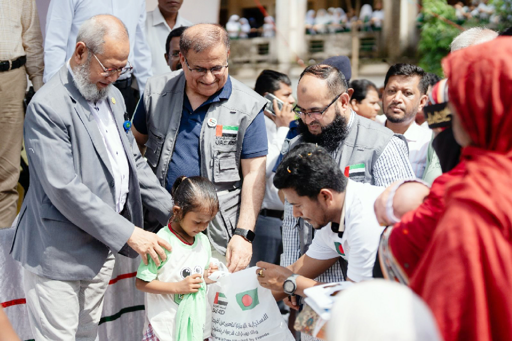 বন্যা-ভূমিধসে ক্ষতিগ্রস্ত ১৫০০ পরিবারকে আরব আমিরাতের সহায়তা