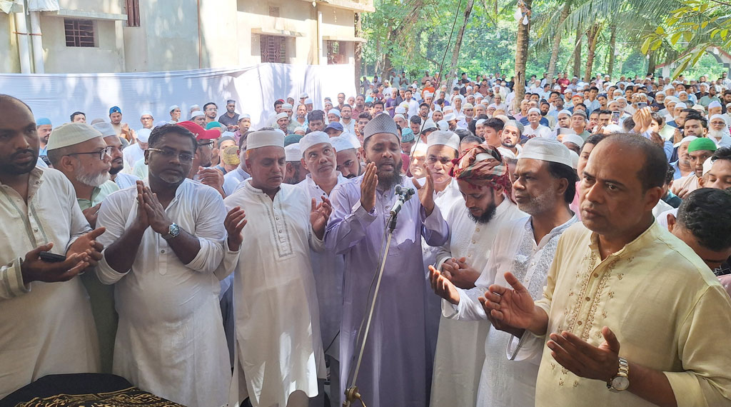পুলিশ-বিএনপি নেতা-কর্মীদের পাহারায় সাবেক ছাত্রলীগ নেতা রোটনের দাফন