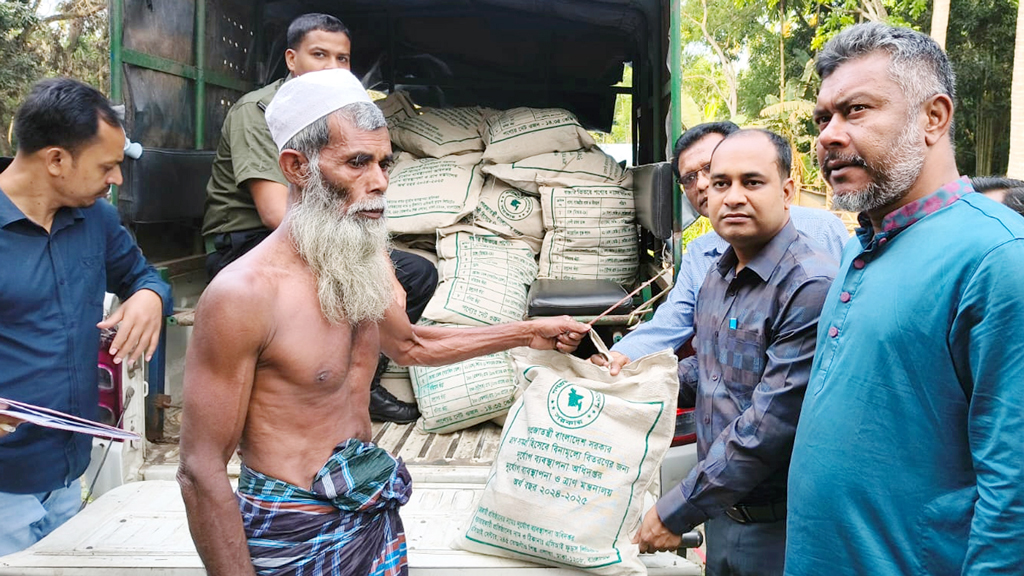 চিতলমারীতে ভাঙচুরে ক্ষতিগ্রস্ত ৪০ পরিবারকে খাদ্যসহায়তা, আরও এক মামলা