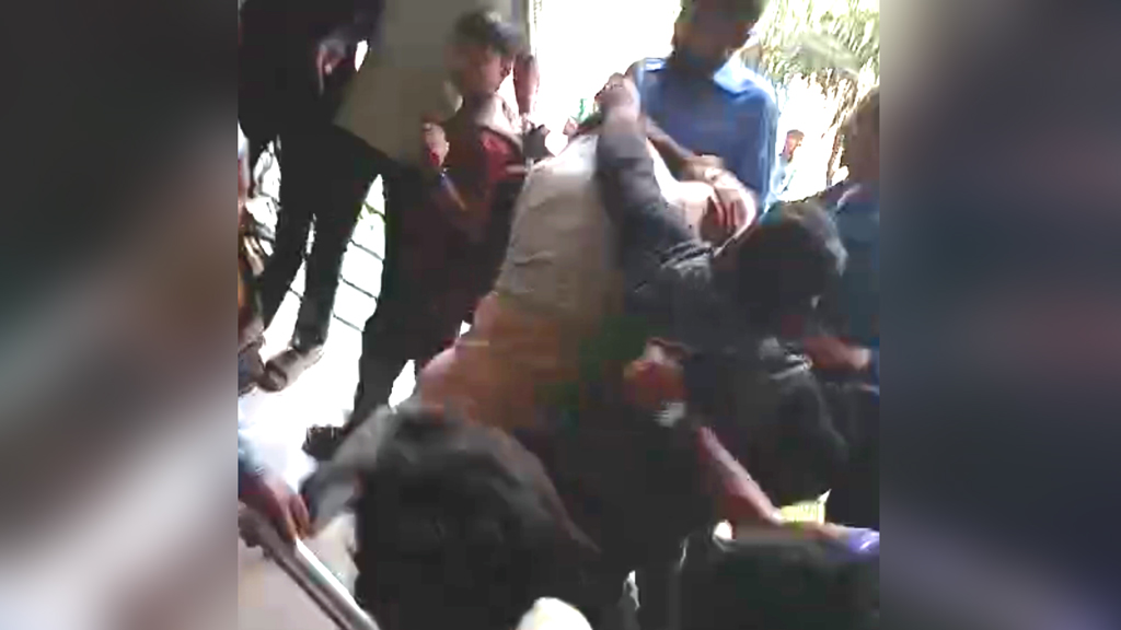 চাটমোহরে টেন্ডার ঘিরে সংঘর্ষ: বিএনপির ৯ নেতা-কর্মীর বিরুদ্ধে মামলা