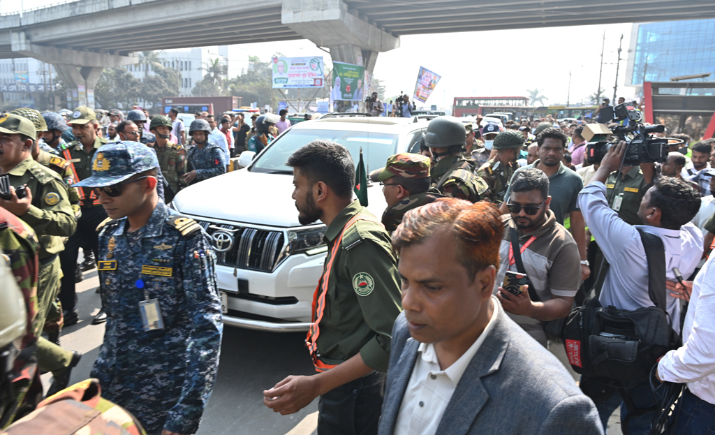 চট্টগ্রাম বন্দর: নৌপরিবহন উপদেষ্টার সঙ্গে বৈঠকে বসছেন শ্রমিকনেতারা