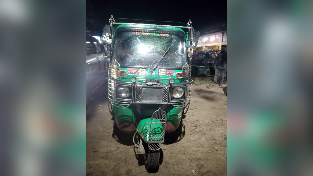 চট্টগ্রামে সিএনজির গ্যাস সিলিন্ডারে ৪৩ হাজার ইয়াবা, গ্রেপ্তার ২