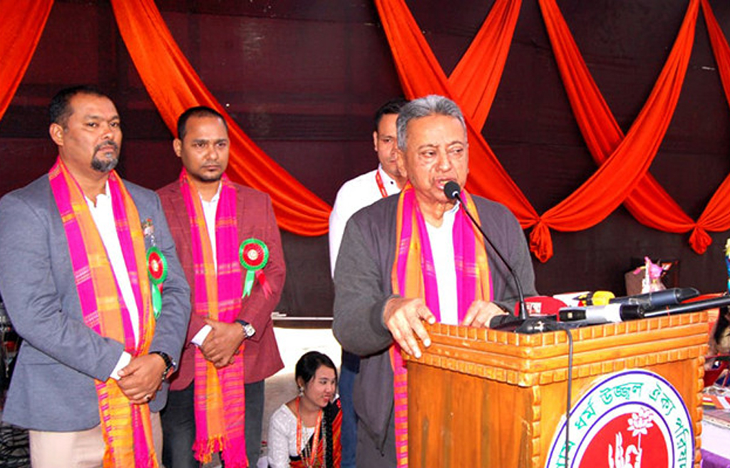 রাষ্ট্রের ক্ষমতা কমিয়ে জনগণের বাড়াতে হবে: আমীর খসরু