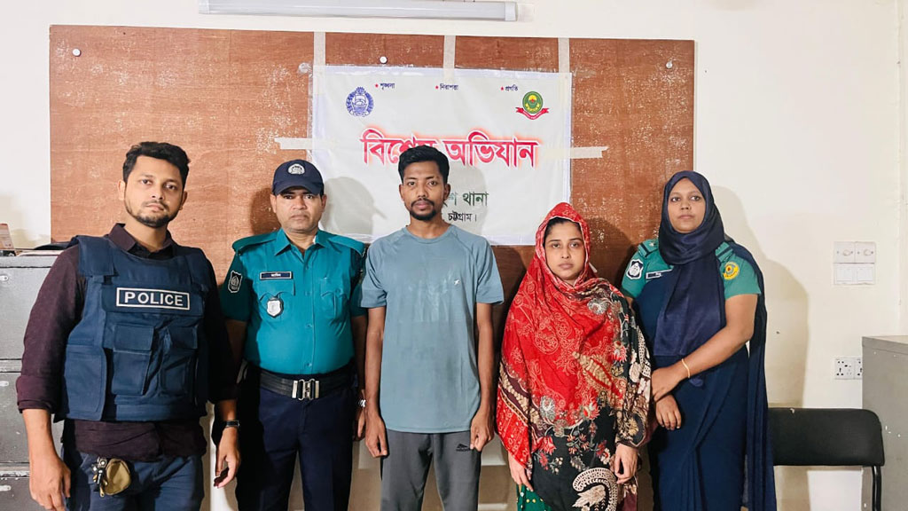 ব্যবসায়ীকে বাসায় ডেকে লাখ টাকা লুট, নারীসহ ২ জন কারাগারে