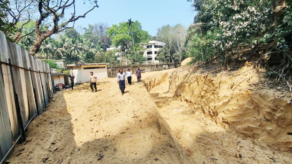চট্টগ্রামে পাহাড় কাটার দায়ে বিপিসিকে ৯ লাখ টাকা জরিমানা