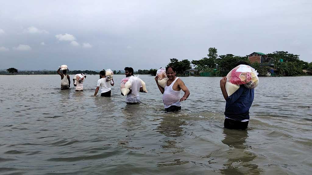 বাঁশখালির বন্যাদুর্গতদের পাশে পার্কভিউ হসপিটাল