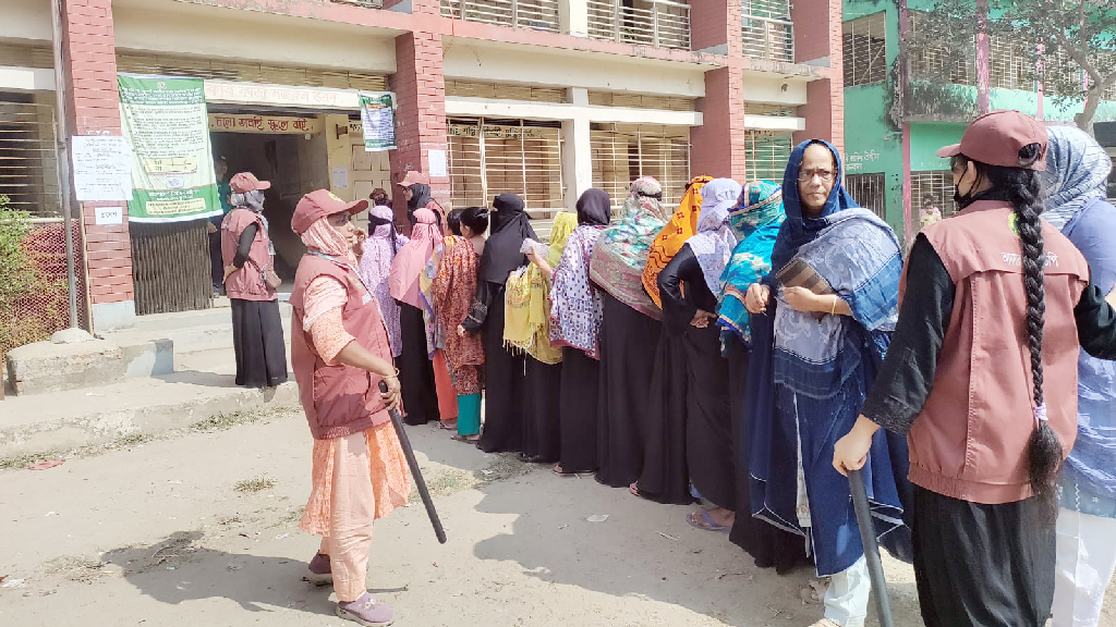 চট্টগ্রাম-৫: এক কেন্দ্রে আড়াই ঘণ্টায় ৯৮ ভোট কাস্ট