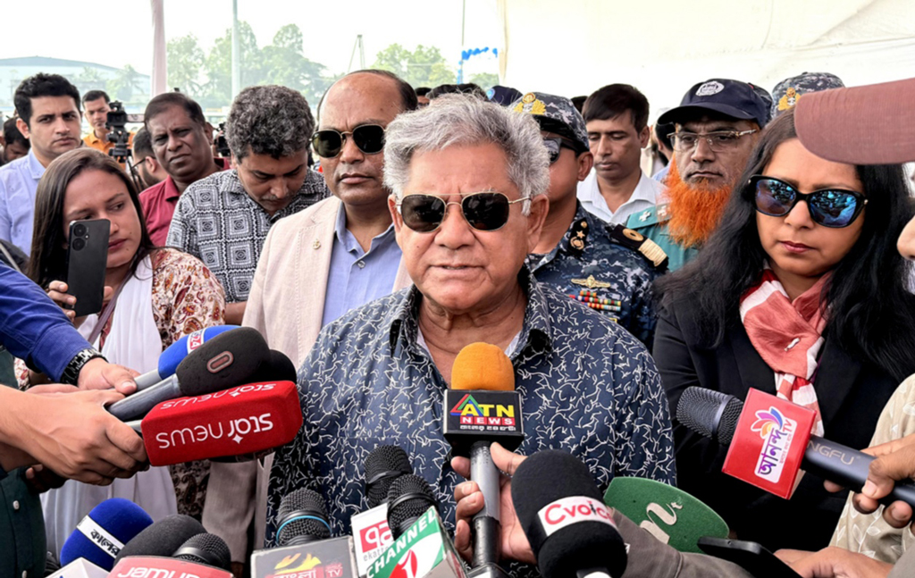 দেশের ক্ষতি করে কোনো সিদ্ধান্ত নেওয়া হবে না: চট্টগ্রামে নৌ উপদেষ্টা