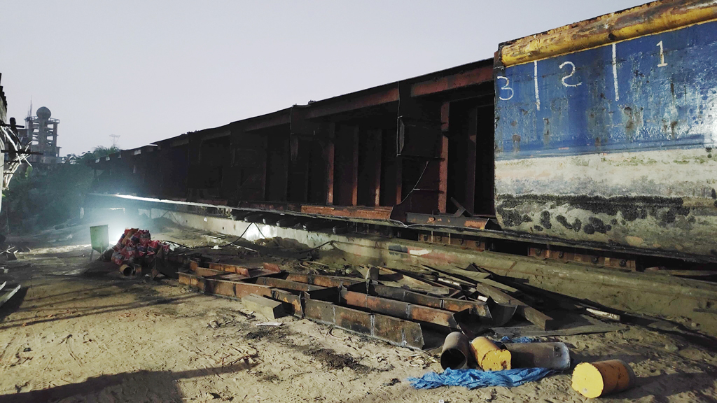 ভাড়া নিয়ে কেটে ফেলা জাহাজ আগের অবস্থায় ফিরিয়ে দেওয়ার শর্তে সমঝোতা