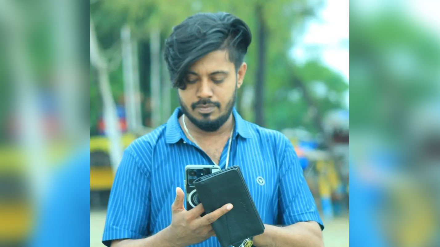 সৈকত এলাকার ভিডিও ফেসবুকে প্রকাশের পরদিনই গুলিবিদ্ধ ‘শীর্ষ সন্ত্রাসী’ ঢাকাইয়া আকবর