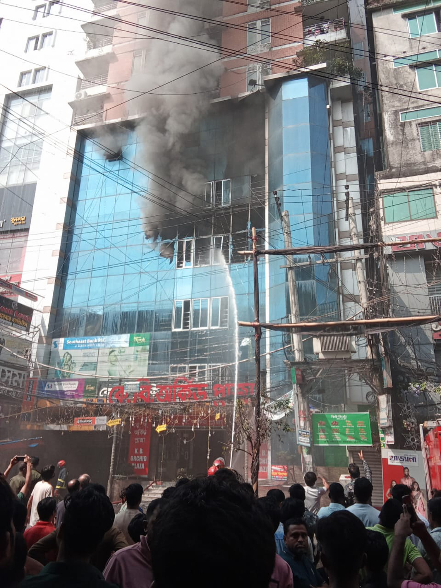 চট্টগ্রামের টেরিবাজারে অগ্নিকাণ্ড, ২ জনের প্রাণহানি