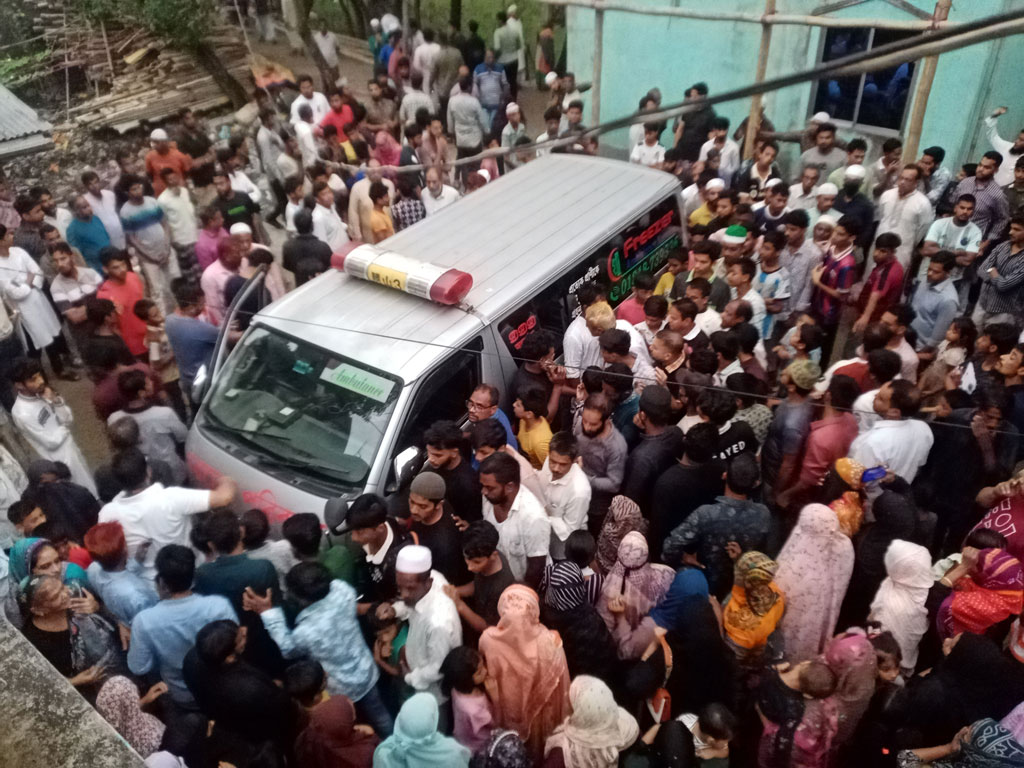 চট্টগ্রামে গুলিতে নিহত বাবলার ময়নাতদন্ত সম্পন্ন, বাড়িতে নেওয়া হয়েছে লাশ