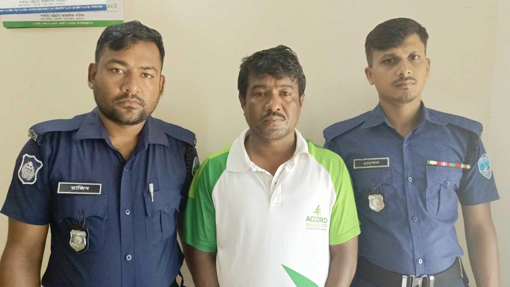 চট্টগ্রামের মোটরচালক লীগের নেতা পানছড়িতে গ্রেপ্তার