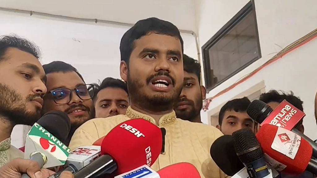 ভোটের ধীরগতি ও কালি নিয়ে শঙ্কা ছাত্রশিবির-সমর্থিত ভিপি প্রার্থীর