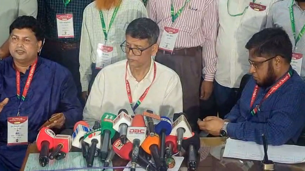 চাকসু নির্বাচন জাতীয় নির্বাচনের রিহার্সাল হিসেবে বিবেচিত হবে: উপাচার্য