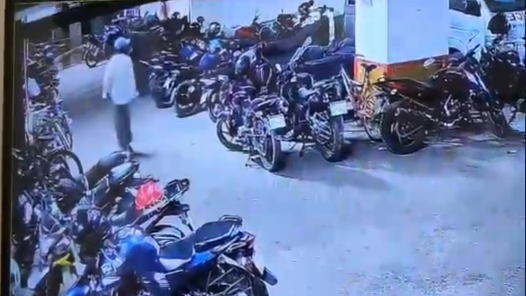 জগন্নাথ বিশ্ববিদ্যালয়ের গ্যারেজ থেকে শিক্ষার্থীর সাইকেল চুরি, থানায় অভিযোগ