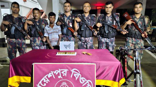 জীবননগর থেকে দেড় কোটি টাকার স্বর্ণসহ আটক ১