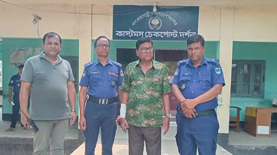 ভারতে যাওয়ার সময় ইমিগ্রেশন থেকে সাবেক আ. লীগ নেতা গ্রেপ্তার