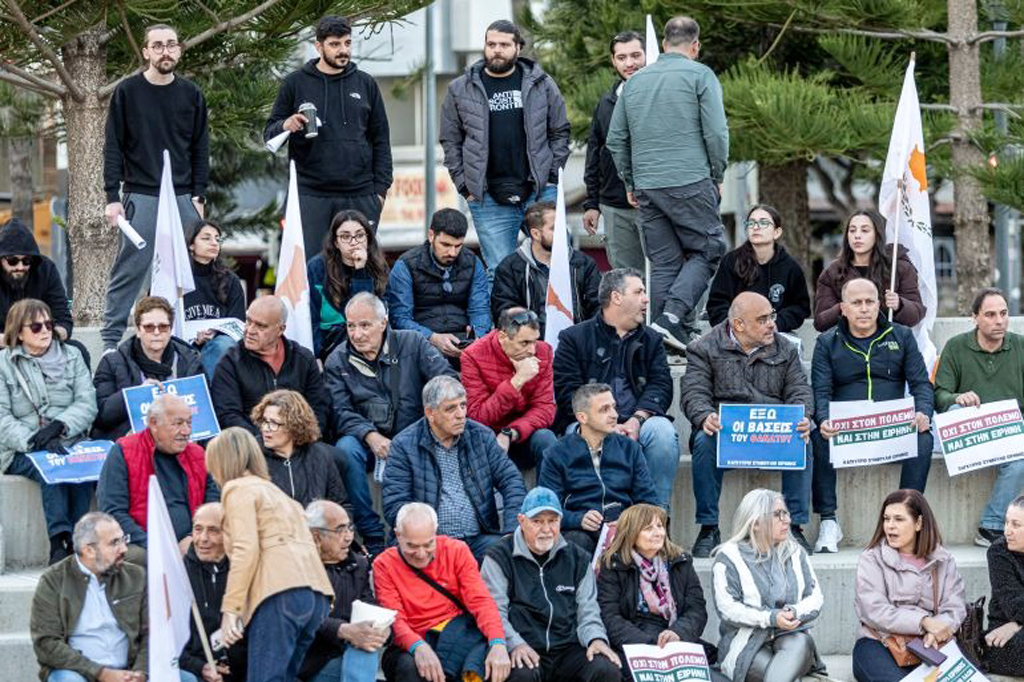 ইরানের হামলার পর ব্রিটিশ ঘাঁটি হটানোর দাবিতে সাইপ্রাসে বিক্ষোভ