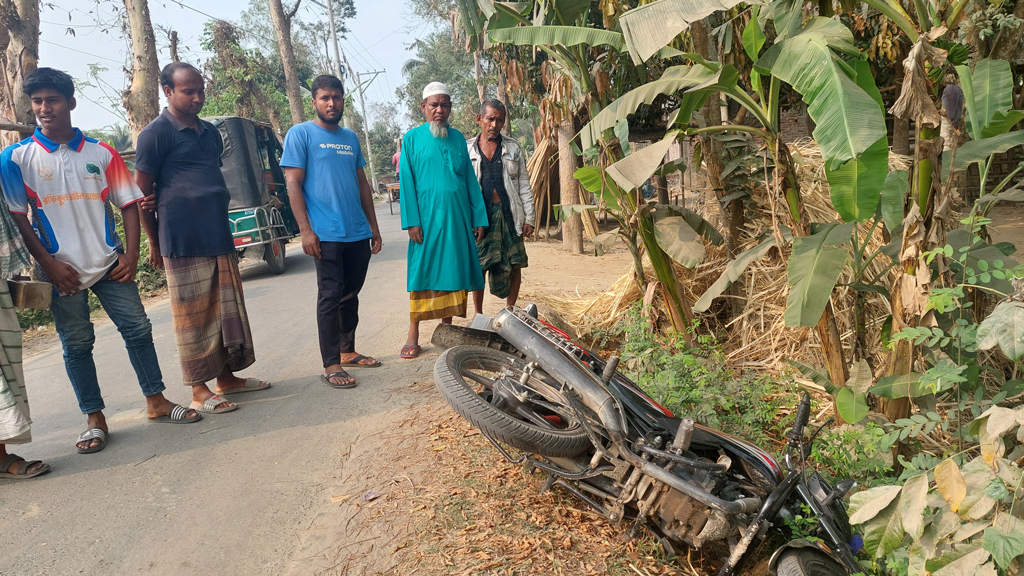 ইউপি চেয়ারম্যানকে মারধরের অভিযোগ সাবেক মেম্বারের বিরুদ্ধে