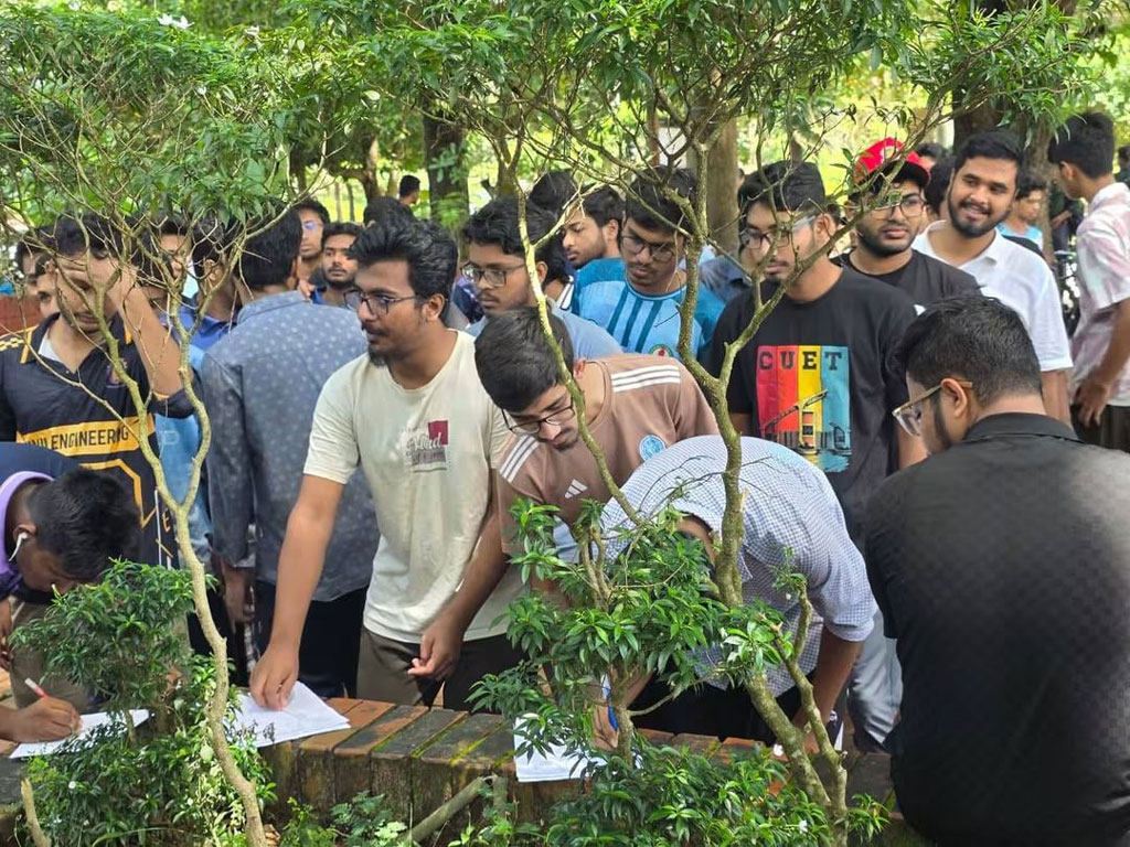 চুয়েটে এবার গণস্বাক্ষর কর্মসূচি, শাটডাউন চলছে দ্বিতীয় দিন