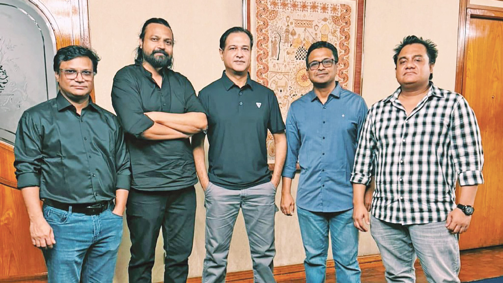 ১৭ বছর পর সংগীতসফরে যুক্তরাষ্ট্রে যাচ্ছেন আসিফ