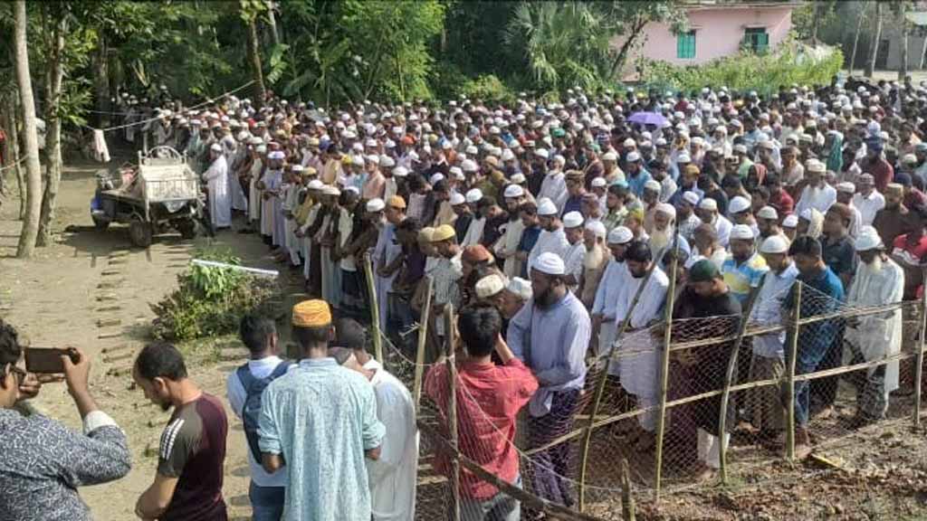 মা, বাবা ও ভাইয়ের কবরের পাশে চিরনিদ্রায় শায়িত হলেন তোফাজ্জল