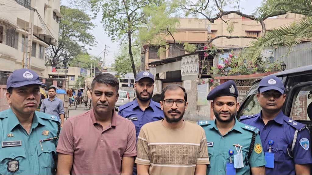 অবন্তিকার আত্মহত্যা: দুই আসামি আম্মান-দ্বীনকে কুমিল্লায় হস্তান্তর