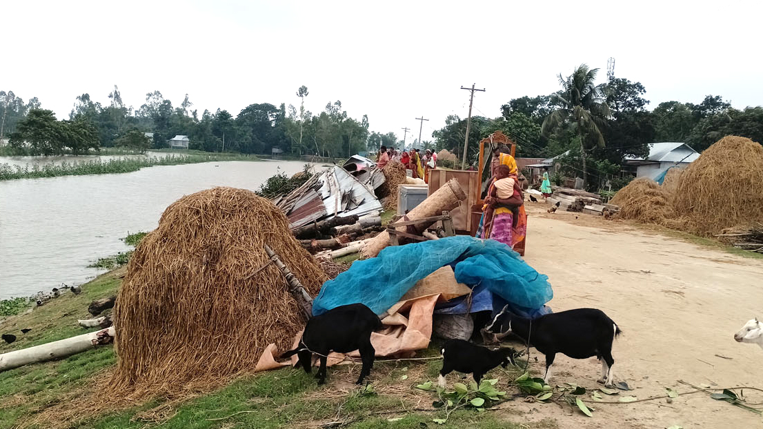 ভিটা হারিয়ে দিশেহারা দুই শতাধিক পরিবার