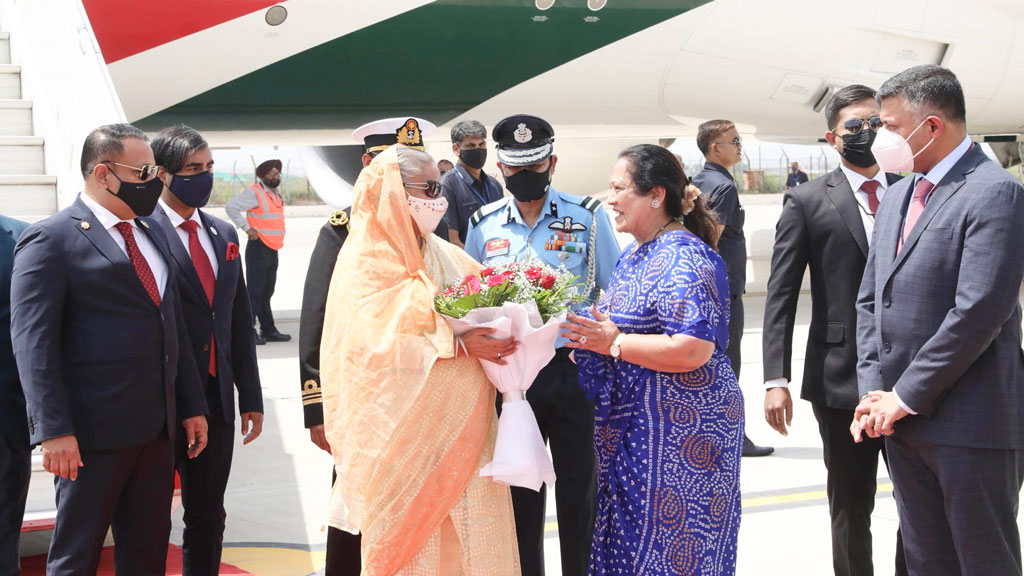 প্রধানমন্ত্রী নয়াদিল্লি পৌঁছেছেন