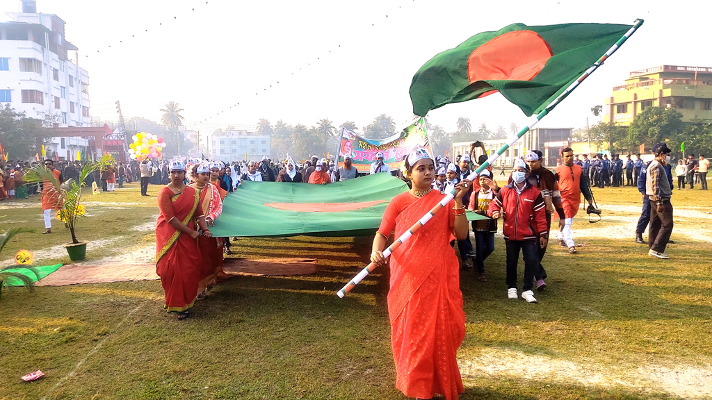 গভীর শ্রদ্ধায় স্বাধীনতার সুবর্ণজয়ন্তী উদ্‌যাপন