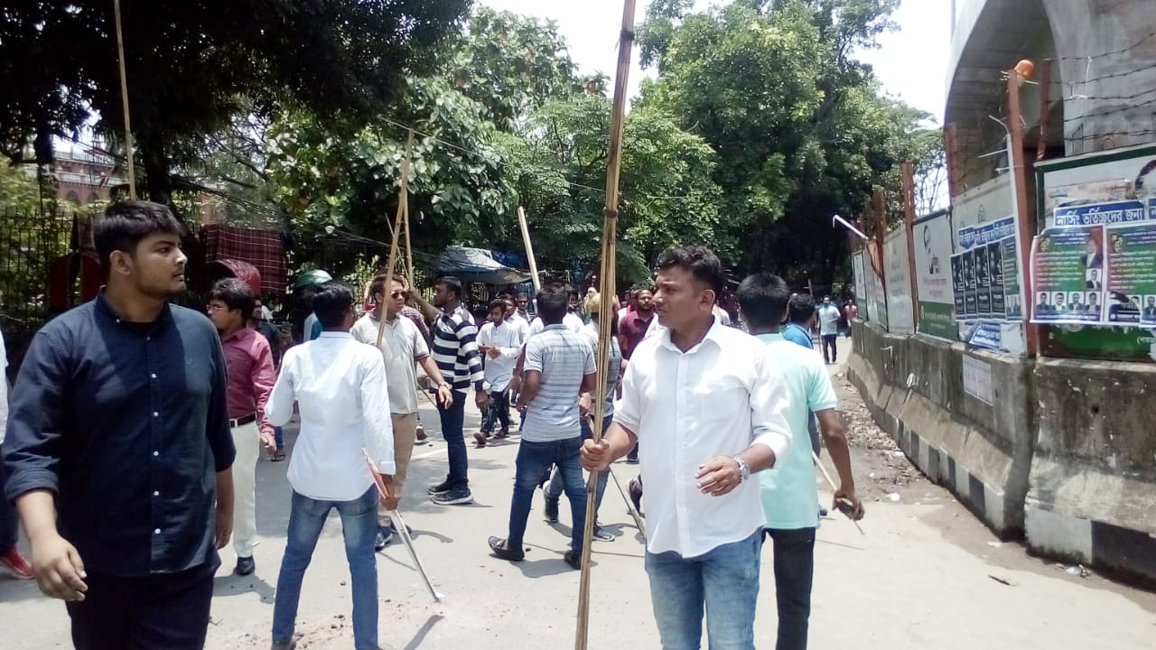 ঢাবিতে প্রকাশ্যে ‘গুলি’, ছাত্র অধিকার পরিষদের ক্ষোভ