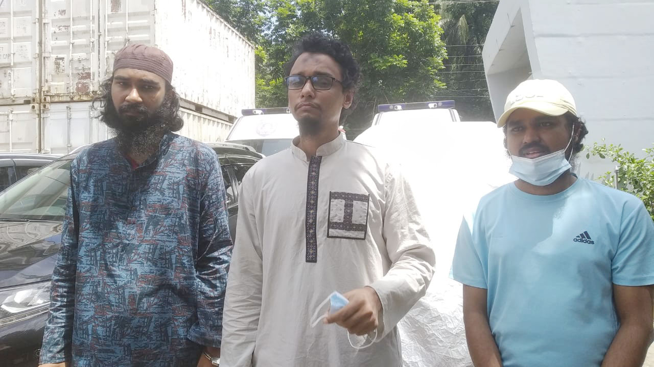 রোহিঙ্গাদের সাহায্যের আড়ালে জঙ্গি তৎপরতা, গ্রেপ্তার ৩ 