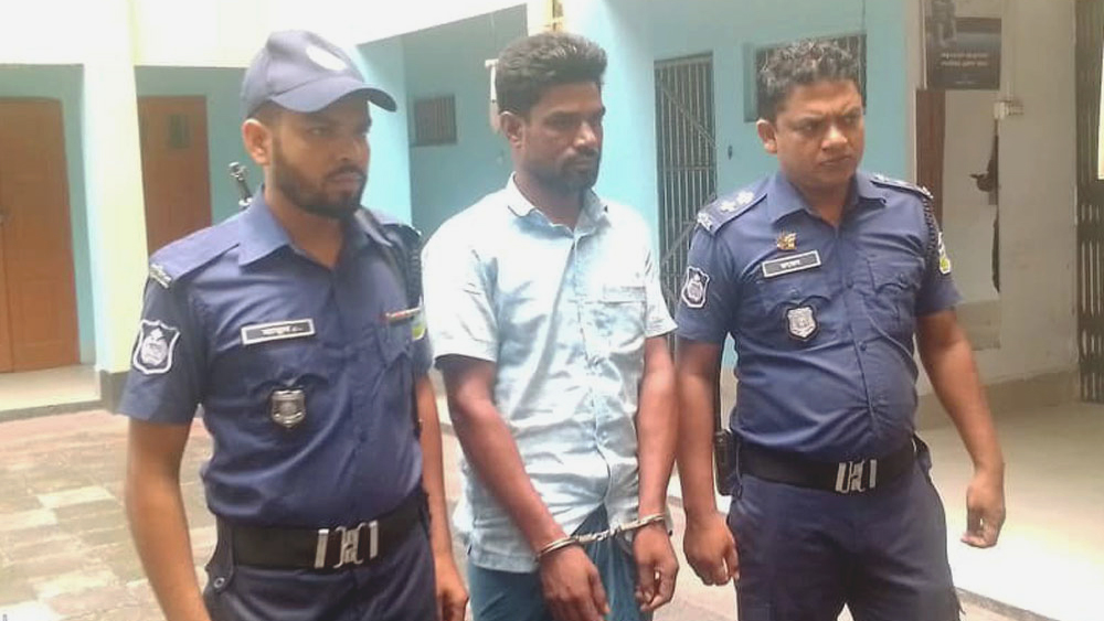 রাস্তা থেকে তুলে নিয়ে তরুণীকে সংঘবদ্ধ ধর্ষণ, গ্রেপ্তার ১